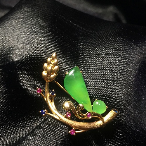 十八k金鑲嵌 冰種陽綠翡翠胸針