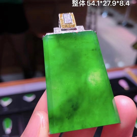 18K金鑲嵌冰綠平安無事牌